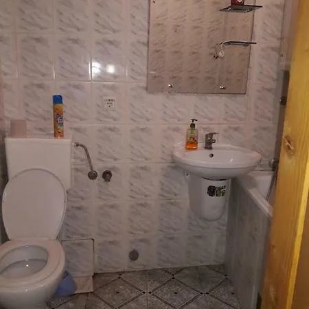 між вокзалом і центром Apartment